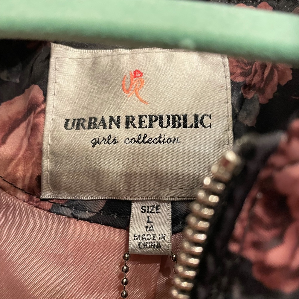 🌸 Urban Republic🌸Black and Rose Polyester Jacket Trendy Girls L 14 - Picture 7 of 7